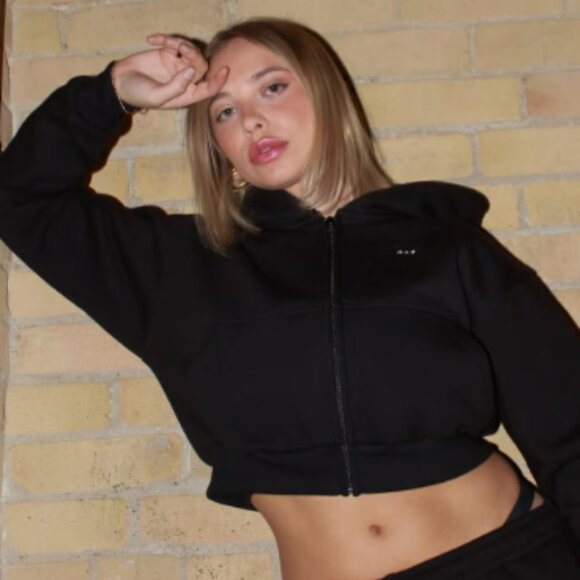 437 Cropped Zip Up Hoodie - Black - Picture 1 of 2